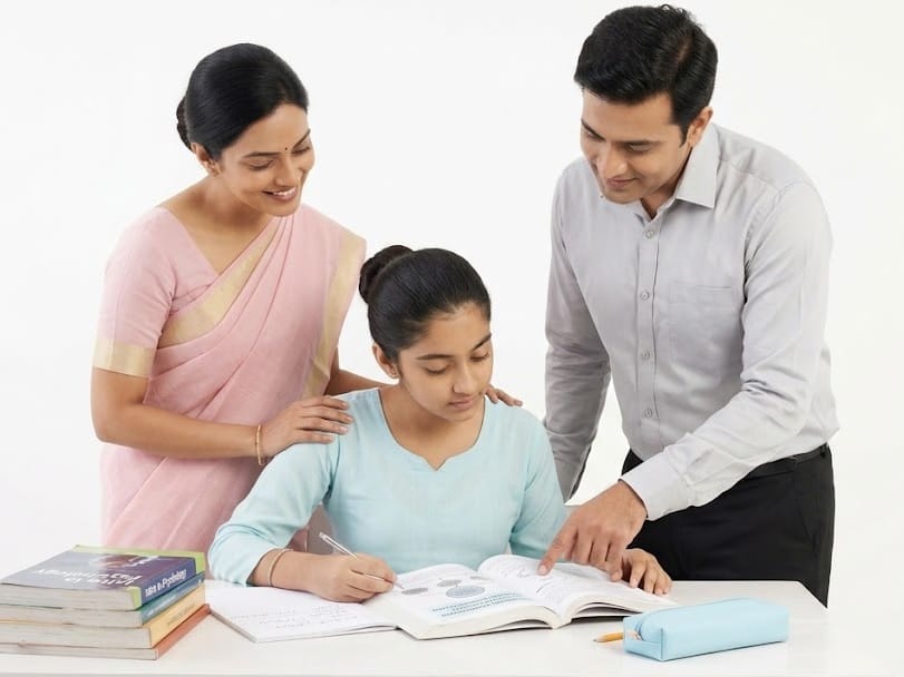 How to Build Critical Thinking Skills Through Psychology